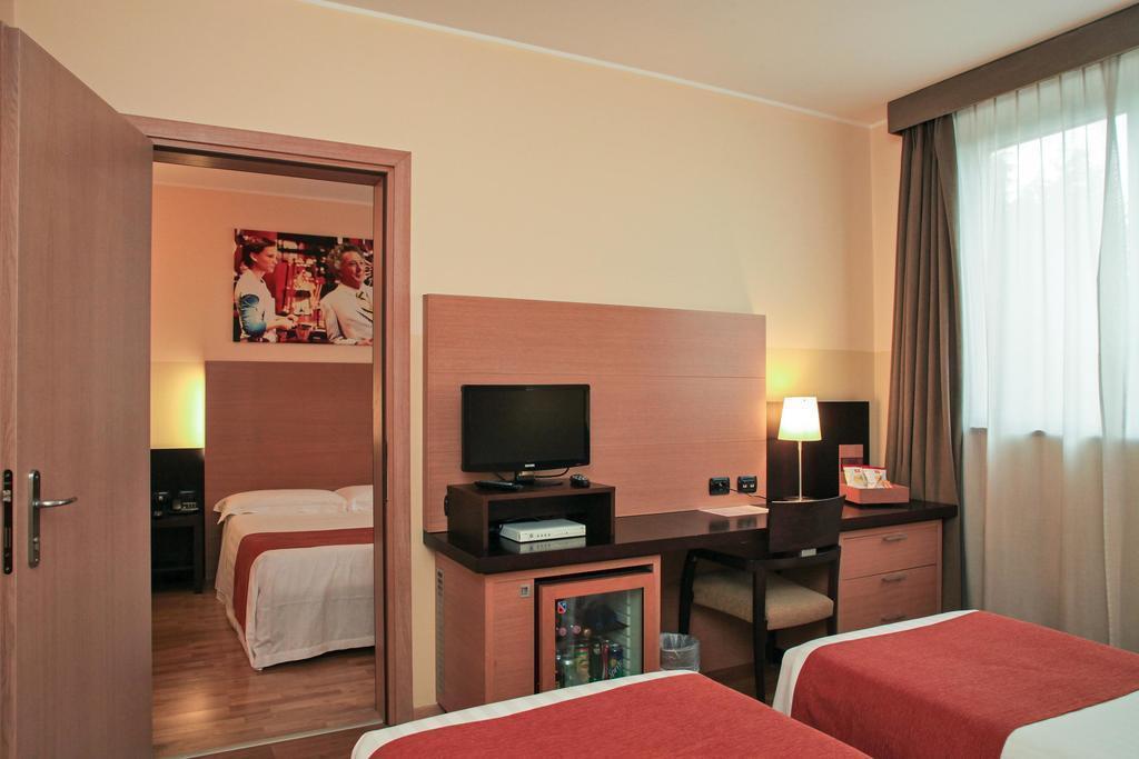 Hotel Studios Cologno Monzese Esterno foto