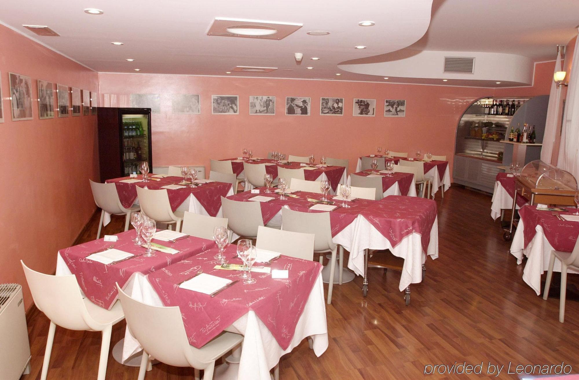 Hotel Studios Cologno Monzese Esterno foto