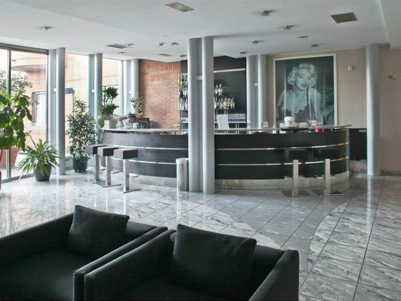 Hotel Studios Cologno Monzese Esterno foto