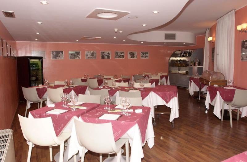 Hotel Studios Cologno Monzese Ristorante foto