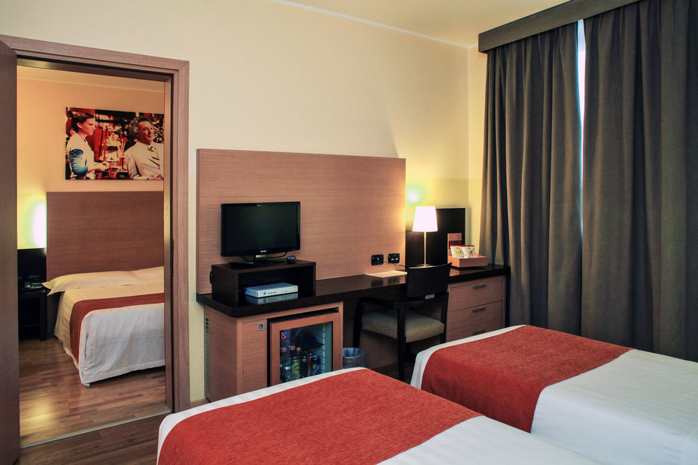 Hotel Studios Cologno Monzese Esterno foto