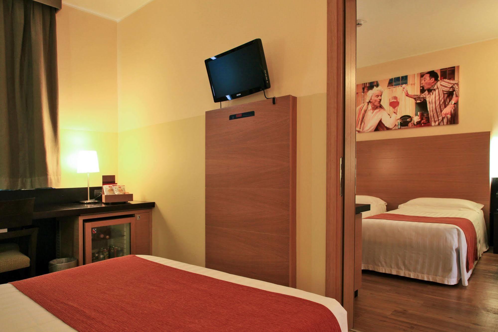 Hotel Studios Cologno Monzese Esterno foto
