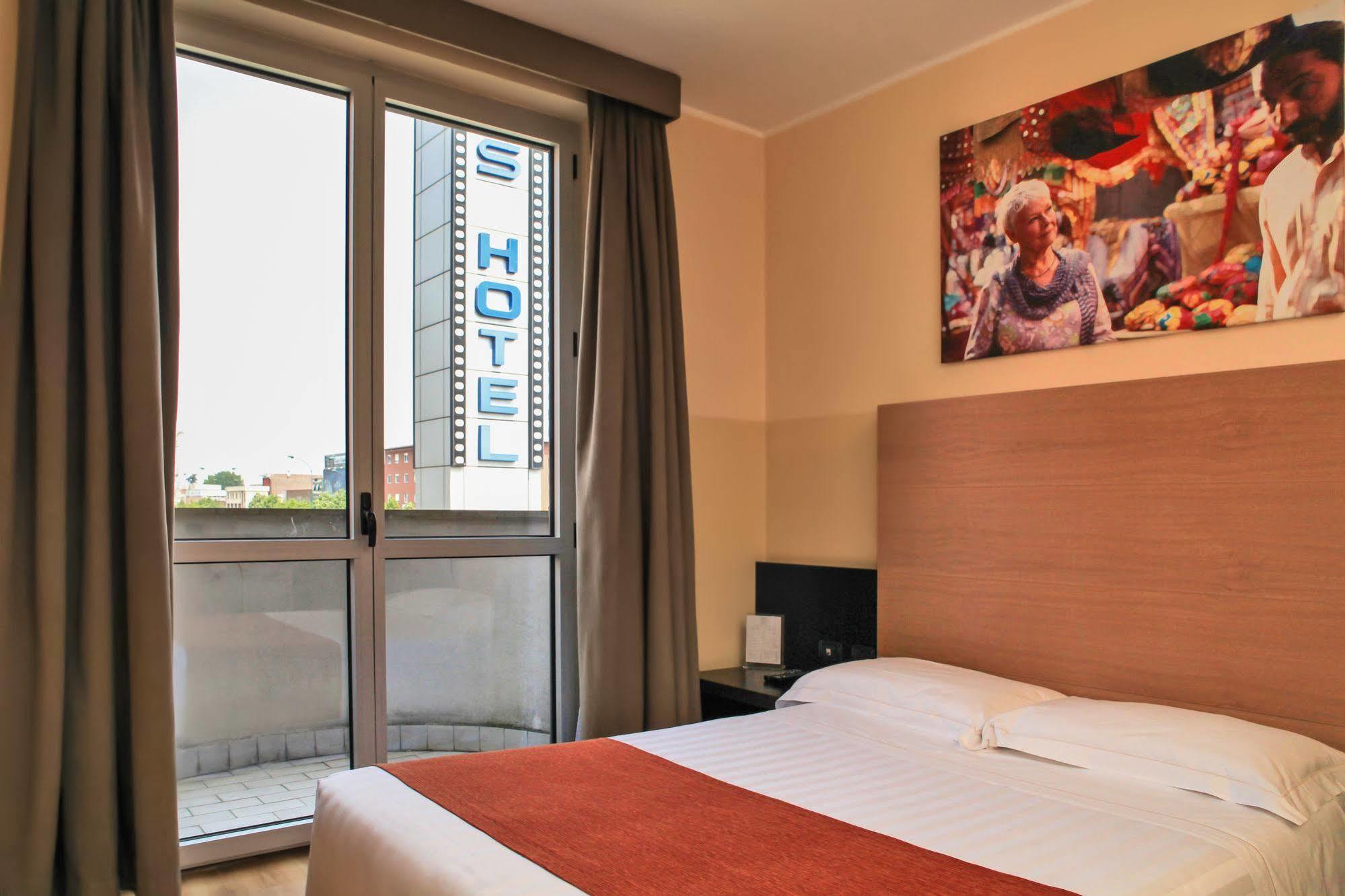 Hotel Studios Cologno Monzese Esterno foto