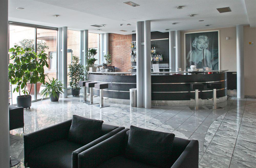 Hotel Studios Cologno Monzese Esterno foto